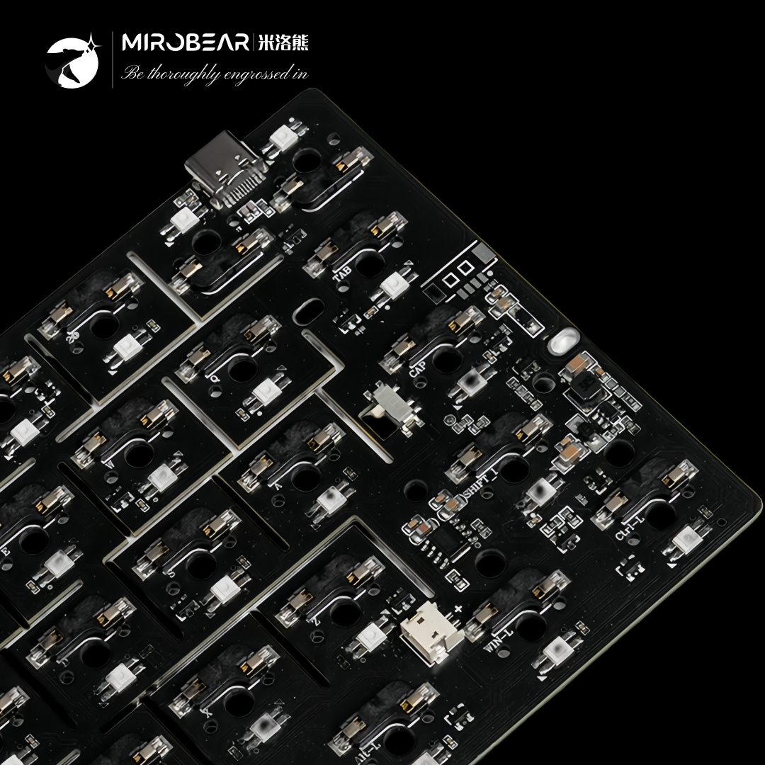 MR60胡桃木磁轴板陶瓷键帽全彩RGB背光游戏热插拔磁轴键盘
